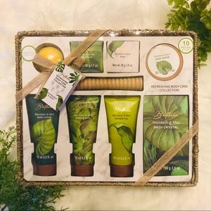Biophilia Mandarin & Mint Refreshing Body Care Collection - 10 Piece Luxury Bath